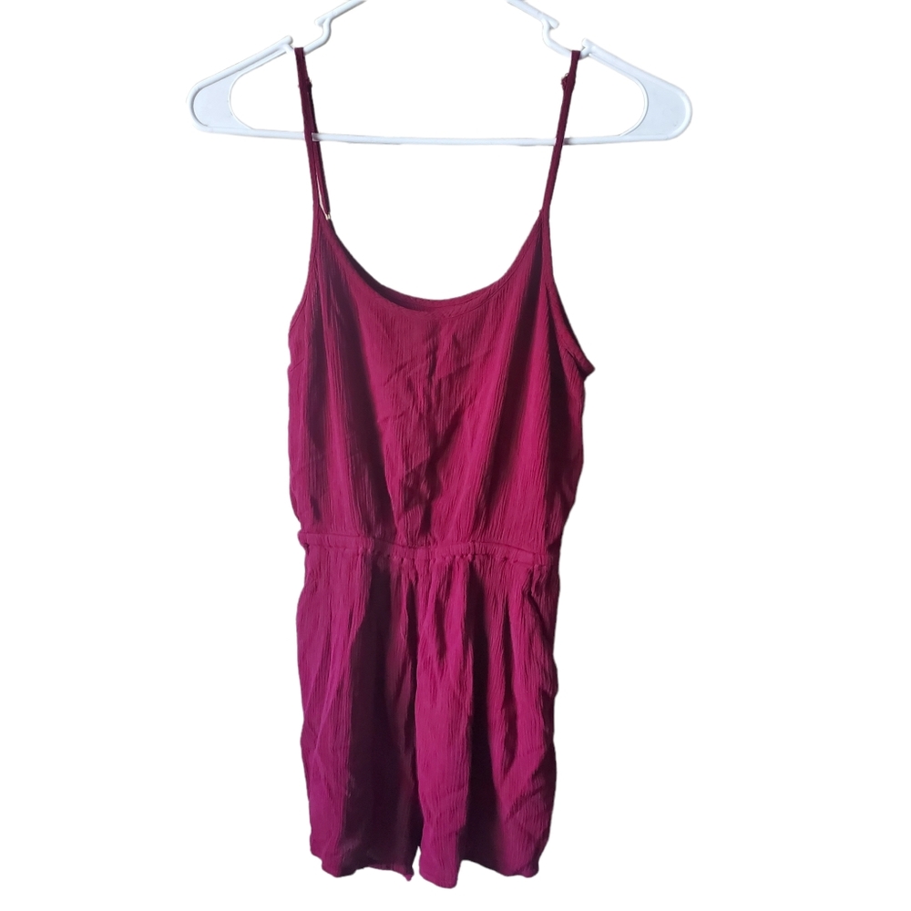 FOREVER 21 | Fuscia Crinkle Crepe Open Keyhole Back Romper | Medium